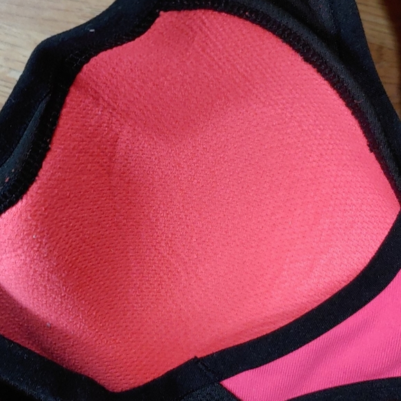 Victoria's Secret Neon Red Incredible Sport Bra 32B NWOT - Picture 7 of 9